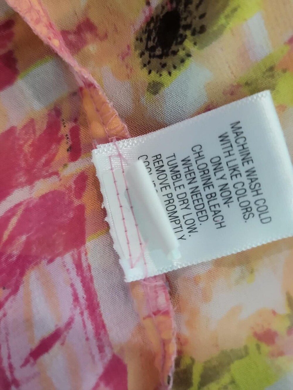 Apt. 9 Plus Size 3X Sheer Chiffon Sleeveless Button Down Blouse in Pinks, Yellow - Picture 9 of 10